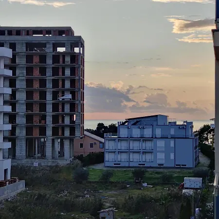 E R A Apartmán *